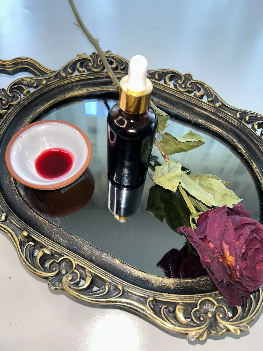 Alkanet root oil